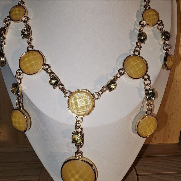 Vintage Yellow Lucite Goldtone NWOT 19"+2" - Picture 4 of 6